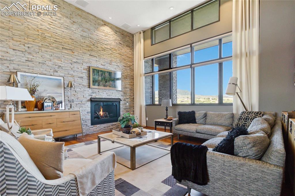 Image 7 of 48: Great room with views of Devil