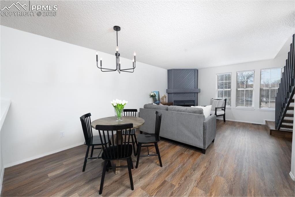 Image 11 of 28: Dining Area