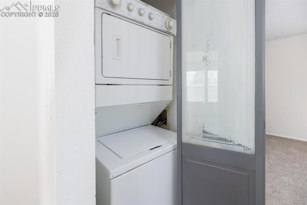 Image 18 of 28: Laundry