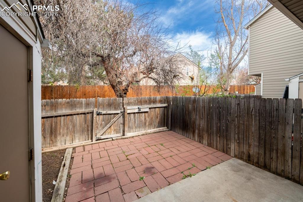 Image 27 of 28: Patio