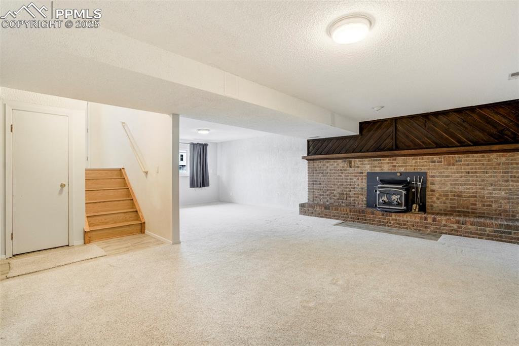 Image 16 of 26: Family Room