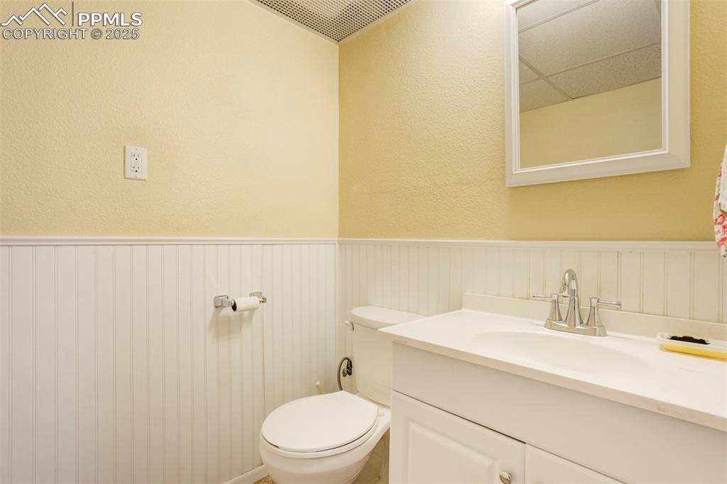 Image 19 of 26: Basement bathroom