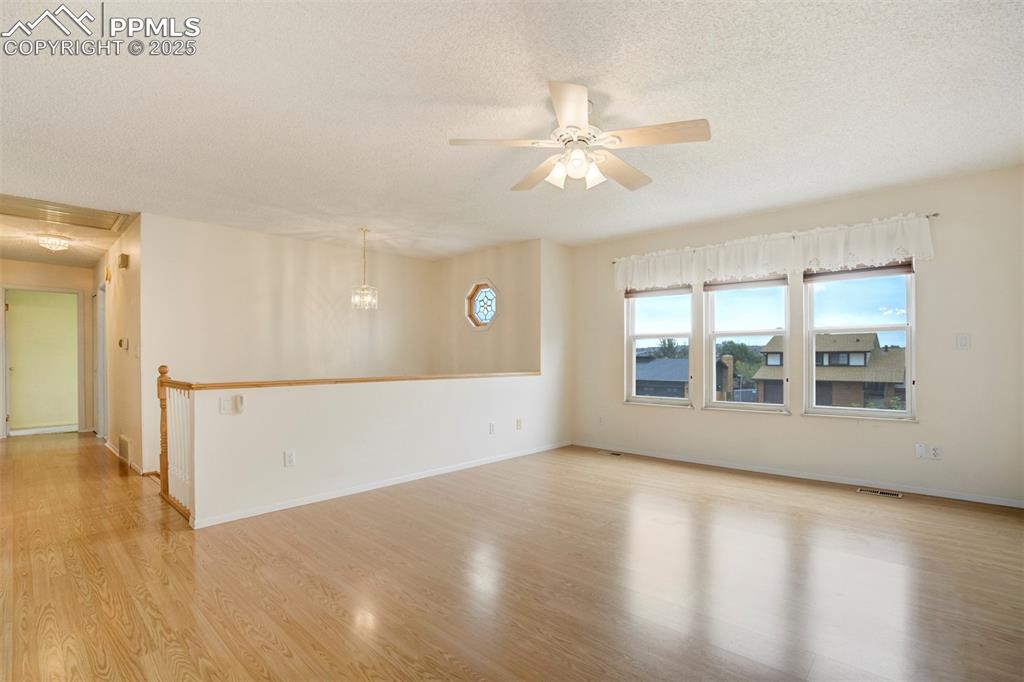 Image 4 of 26: Very spacious 