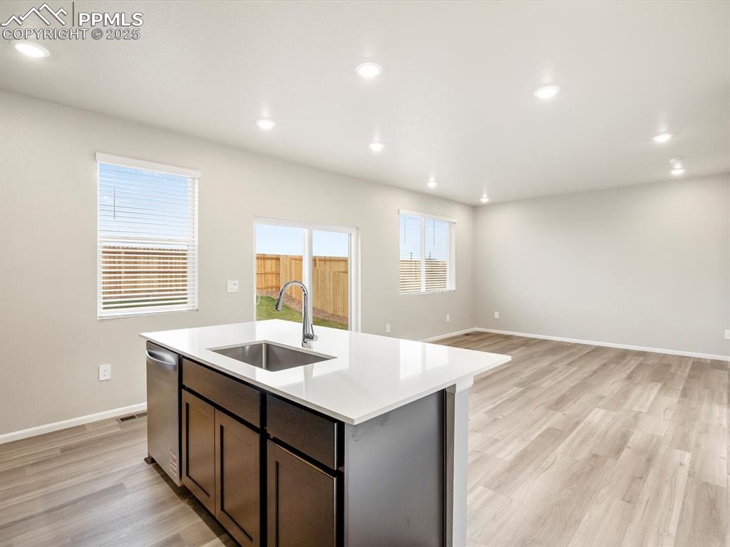 Image 11 of 25: Kitchen