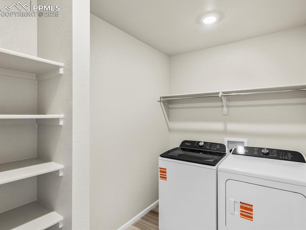 Image 15 of 25: Laundry