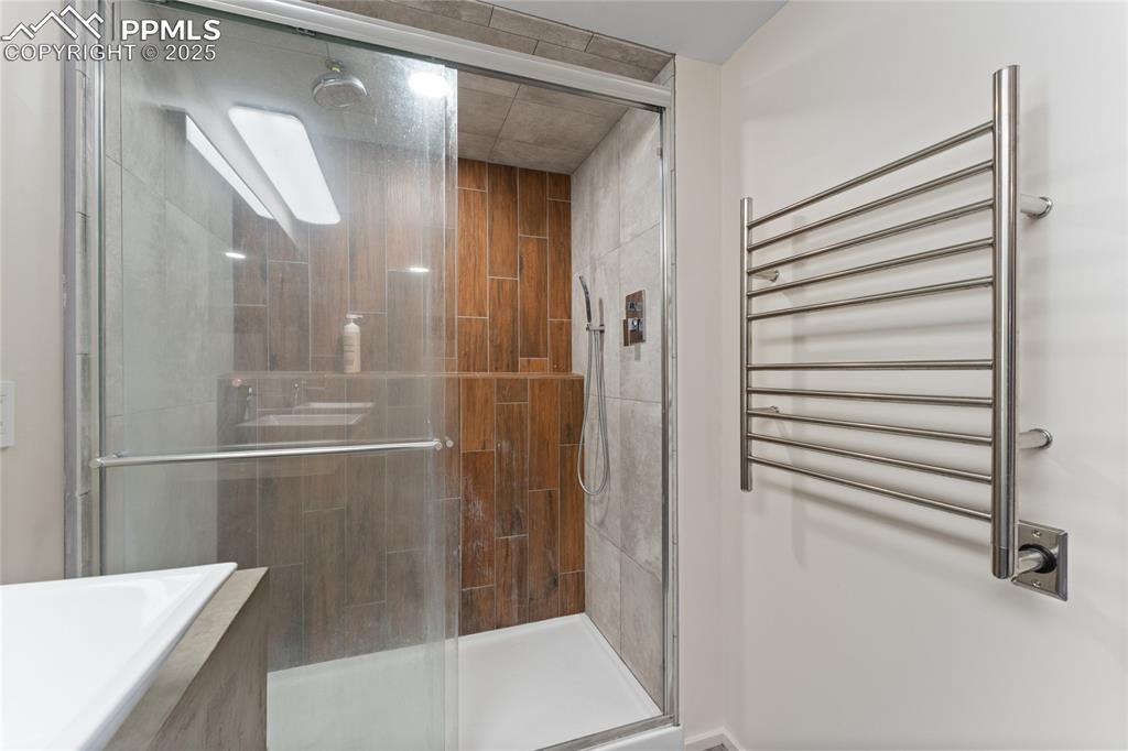 Image 16 of 31: Master Bathroom
