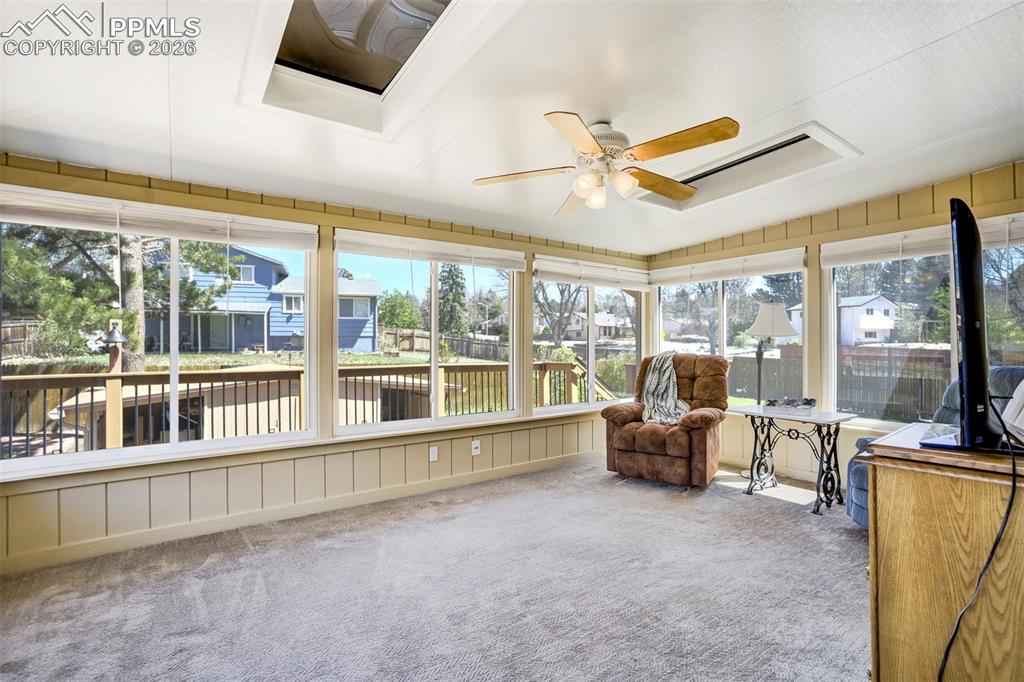 Image 16 of 50: Sun Room