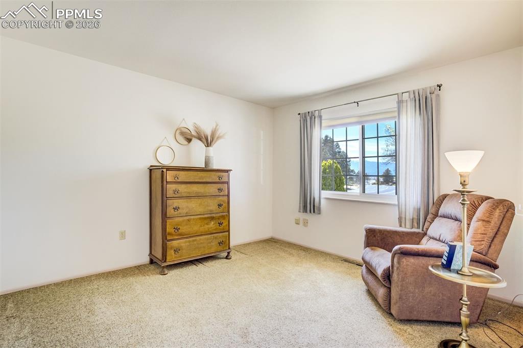 Image 24 of 50: Bedroom