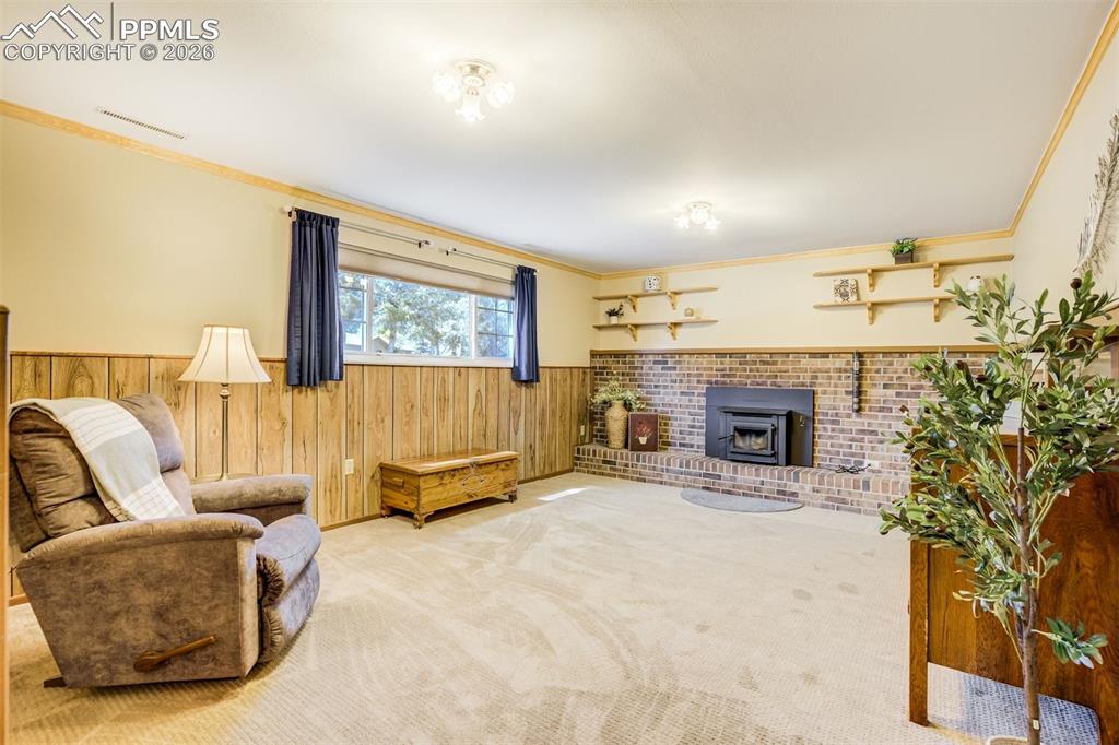 Image 27 of 50: Family Room