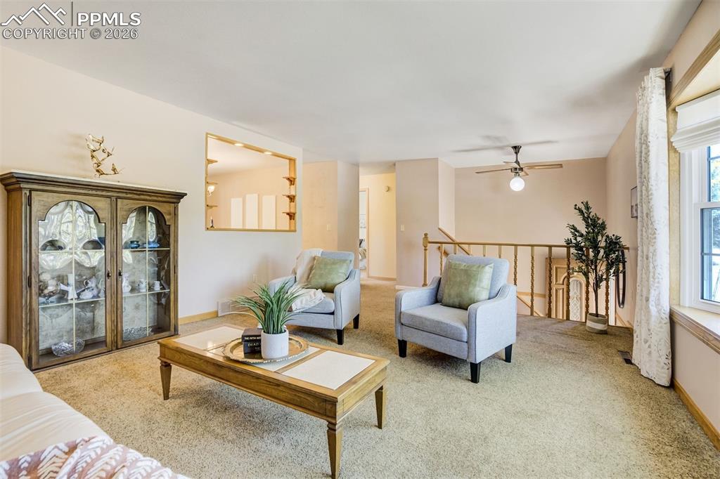 Image 6 of 50: Living Room