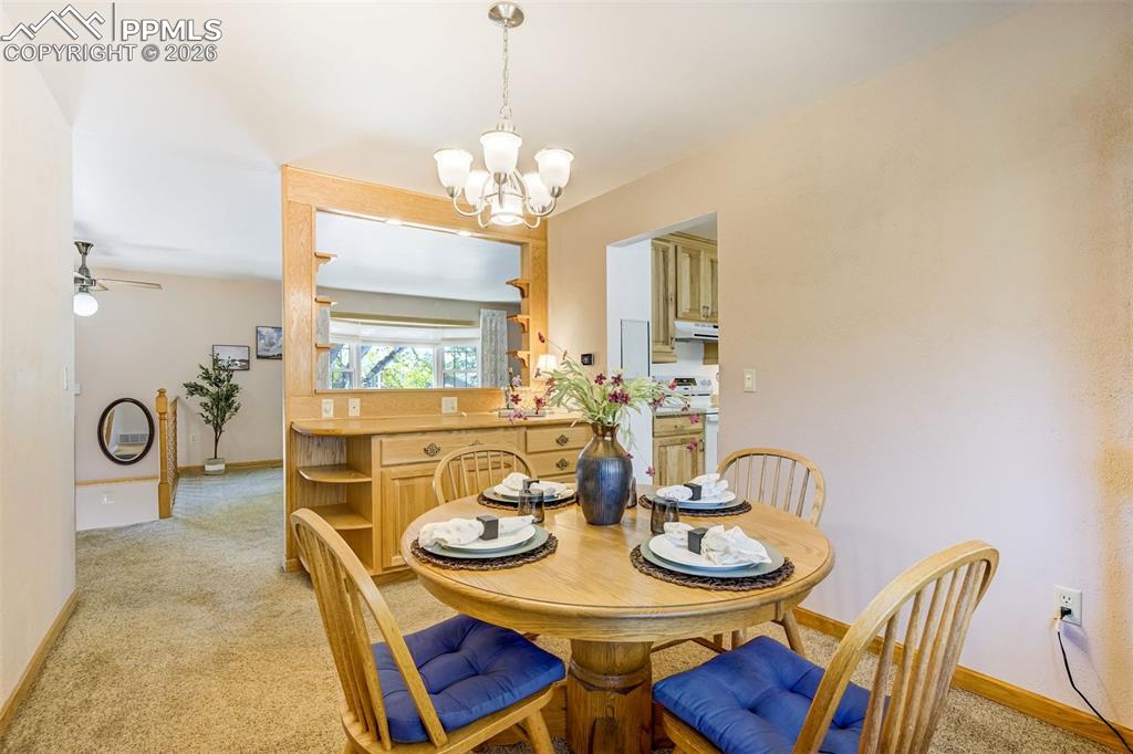 Image 9 of 50: Dining Area