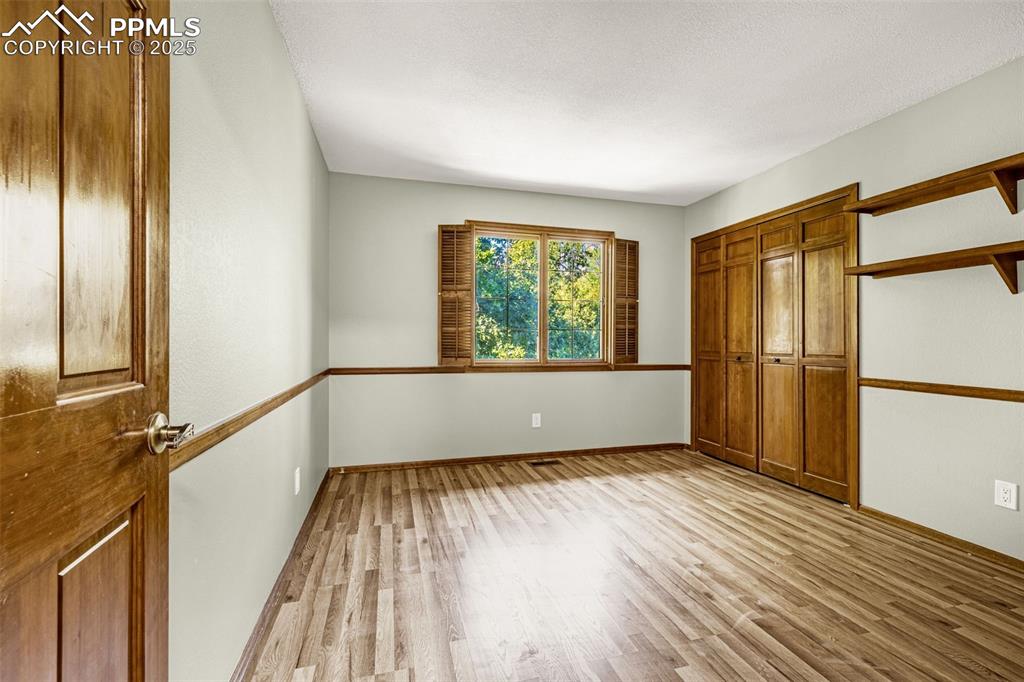 Image 11 of 26: Bedroom