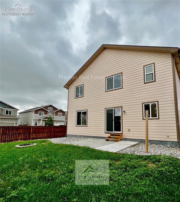 Image 14 of 15: Back of Structure