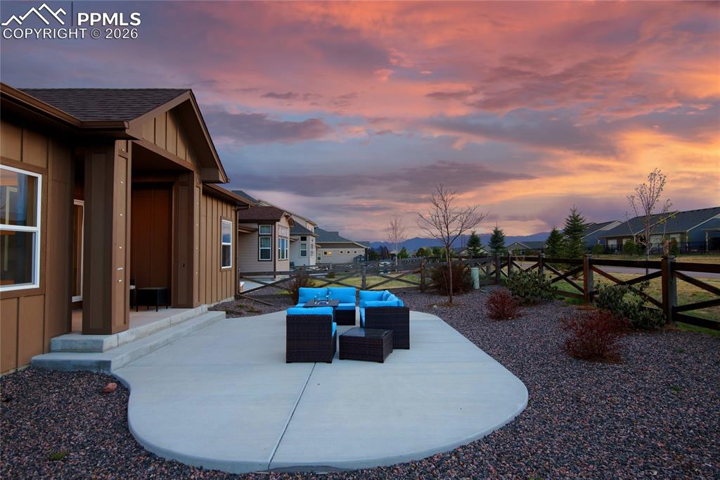 Image 27 of 39: Patio