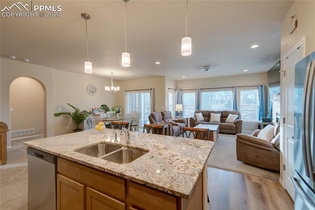 Image 4 of 39: Kitchen