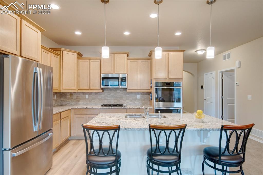 Image 5 of 39: Kitchen