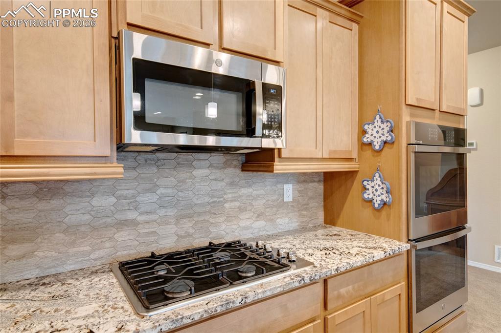 Image 7 of 39: Kitchen