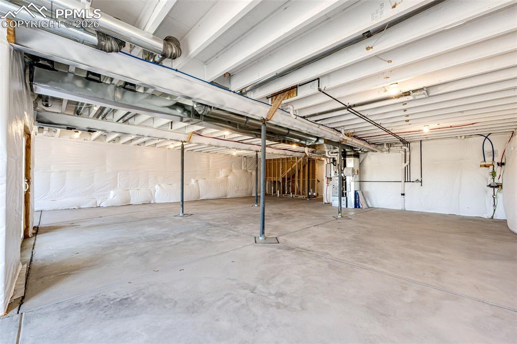 Image 27 of 39: Full Basement