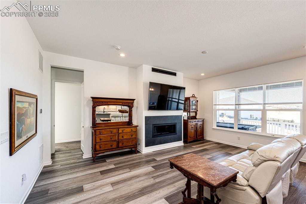 Image 5 of 39: Living Room