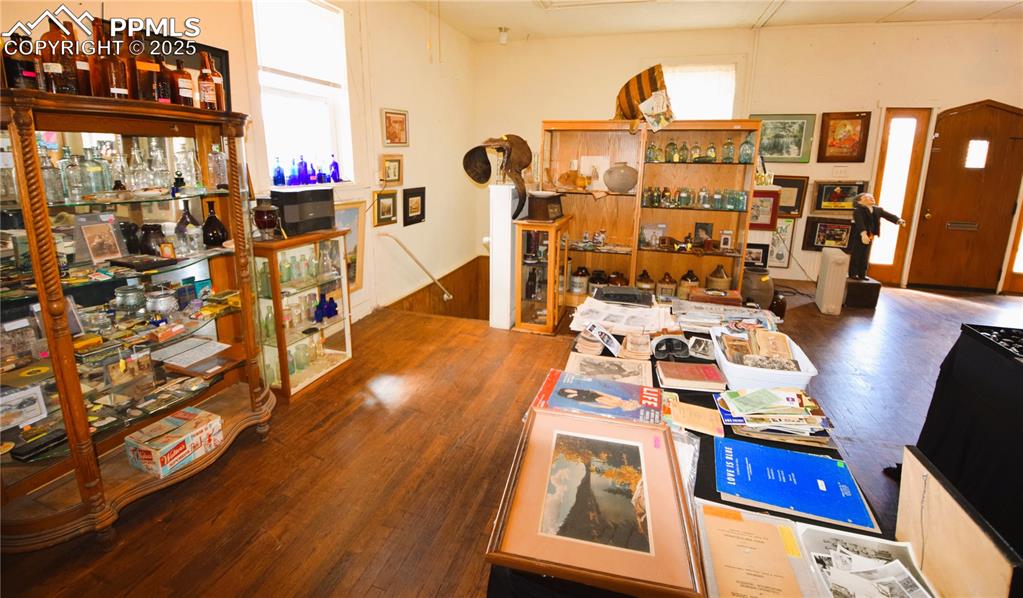 Image 15 of 25: Other