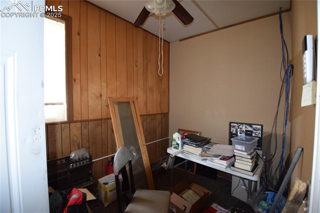 Image 19 of 25: Office or Studio