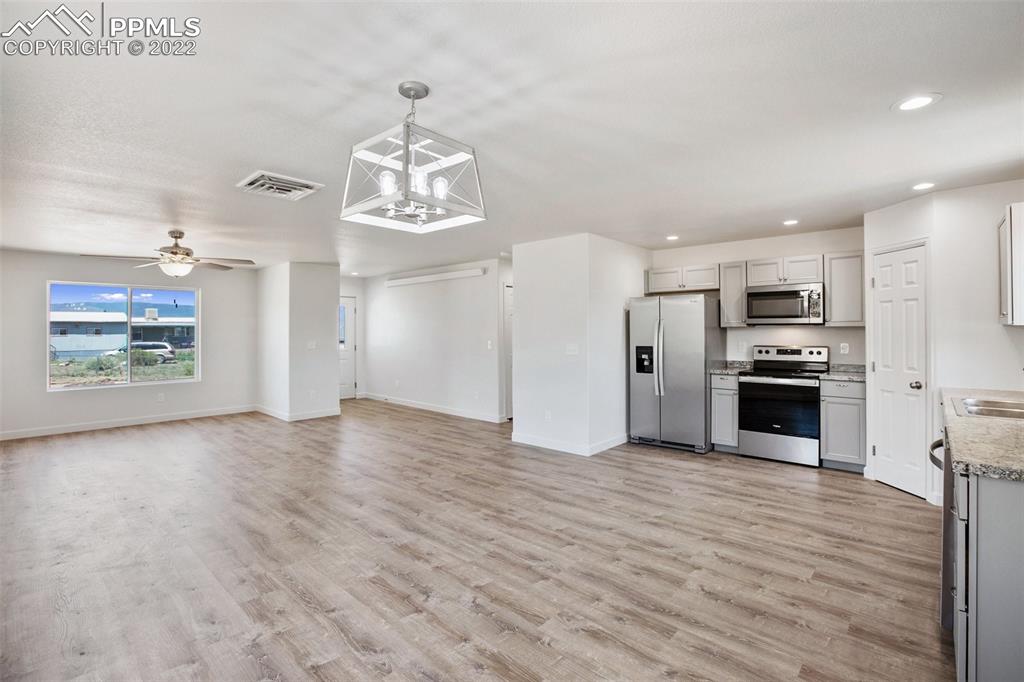 Listing 8011621, Image 9 of 36