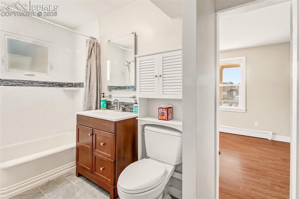 Image 15 of 31: Bathroom