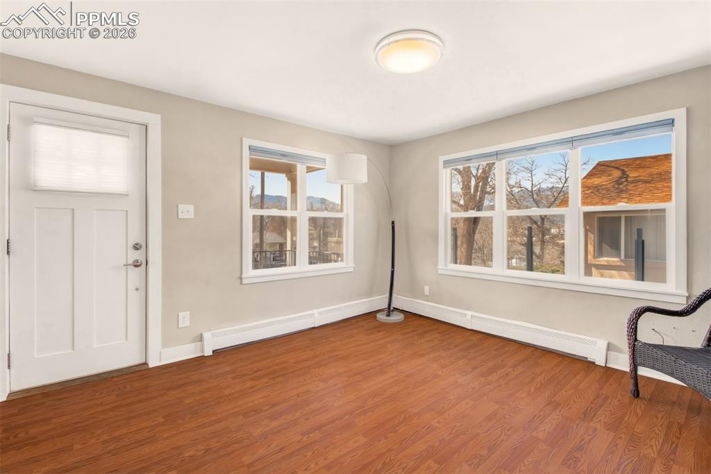 Image 8 of 31: Entry