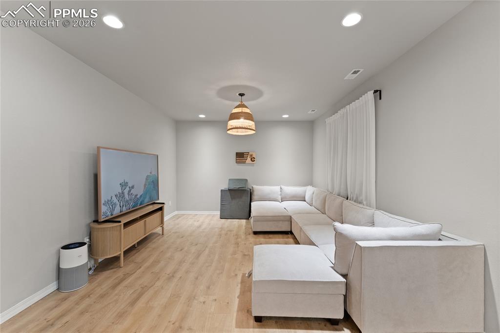 Image 16 of 44: Living Room