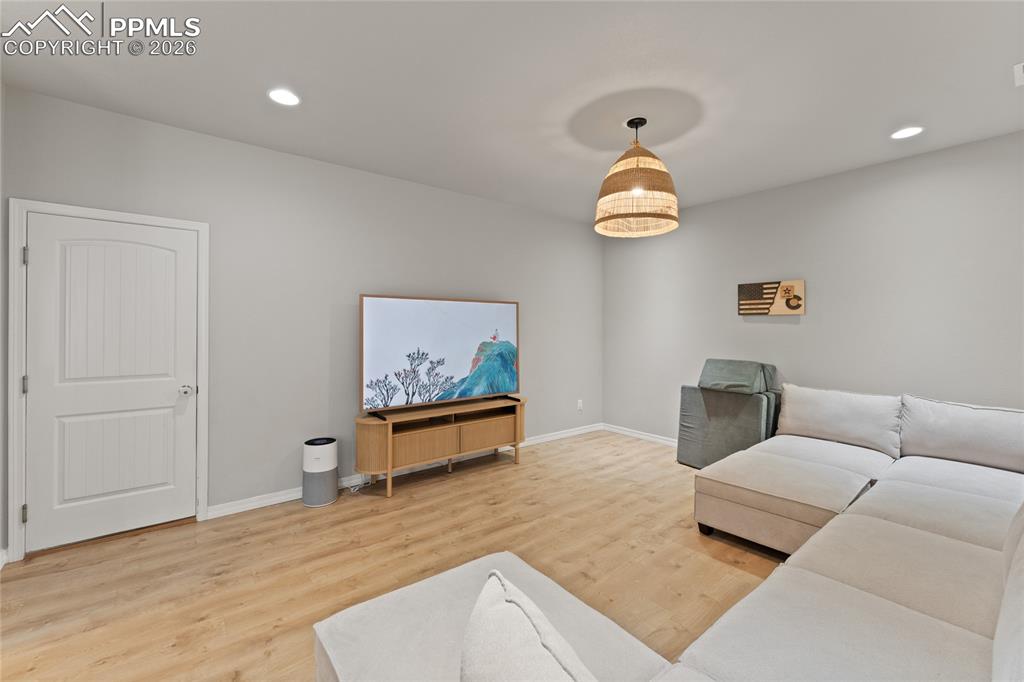 Image 17 of 44: Living Room