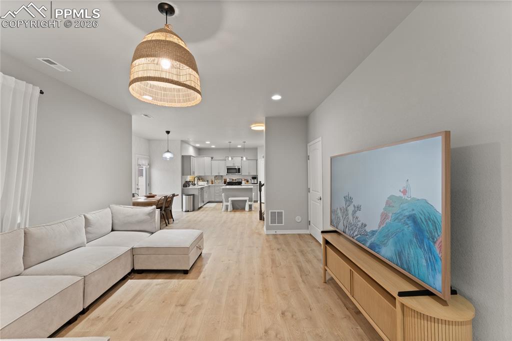 Image 18 of 44: Living Room