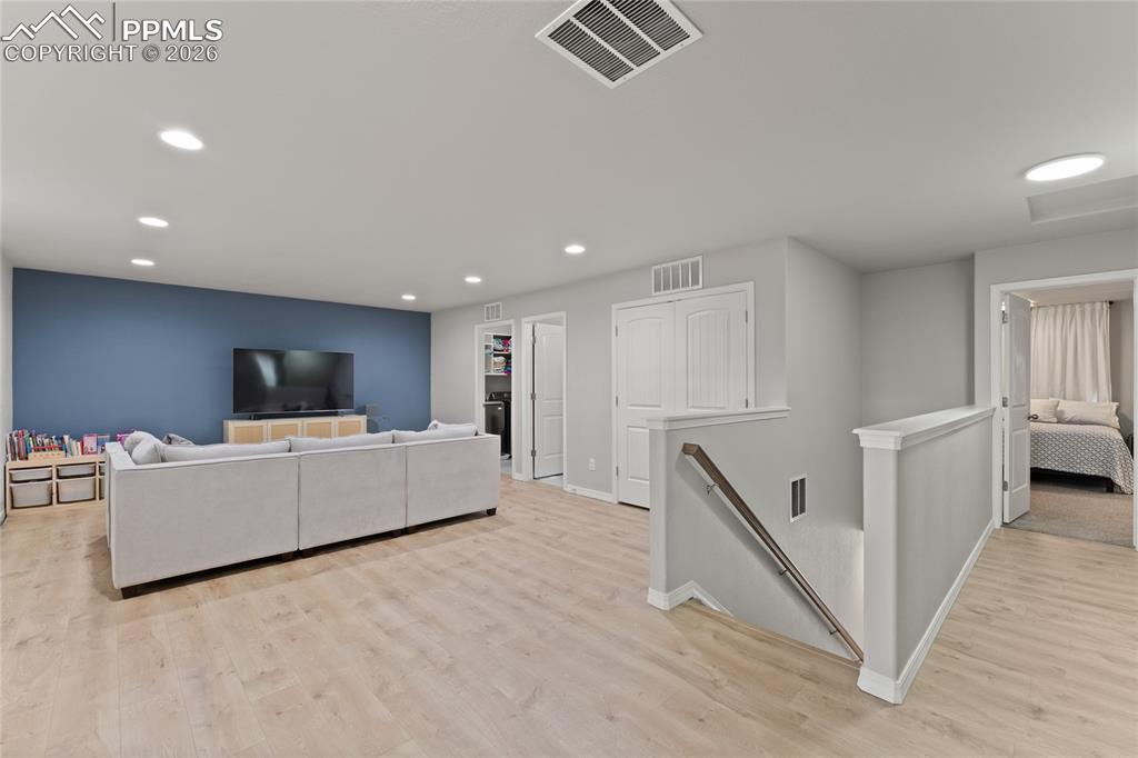 Image 20 of 44: Living Room