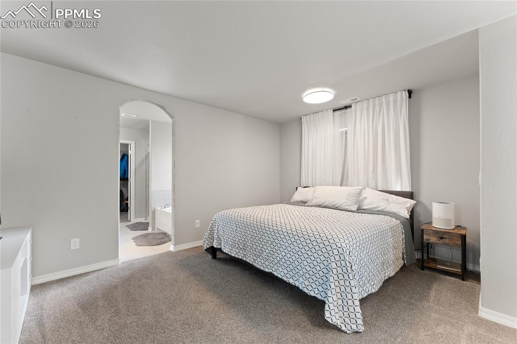 Image 24 of 44: Bedroom