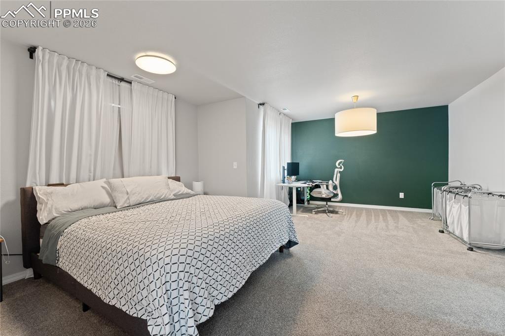 Image 25 of 44: Bedroom