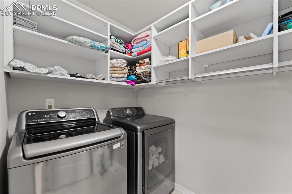 Image 32 of 44: Laundry