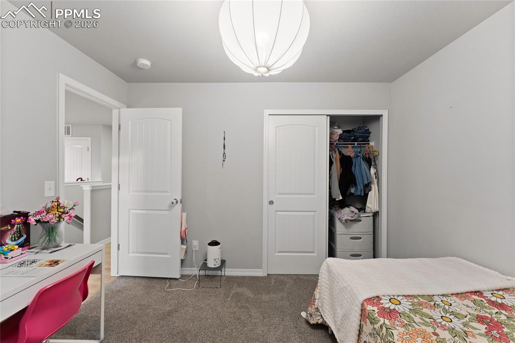 Image 34 of 44: Bedroom