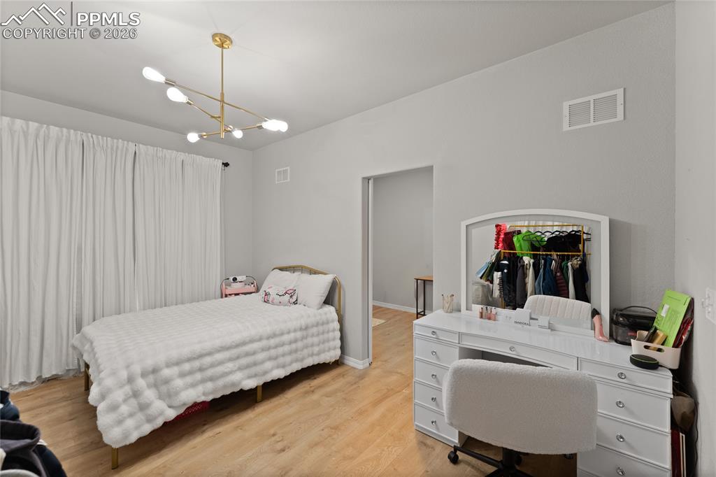 Image 7 of 44: Bedroom