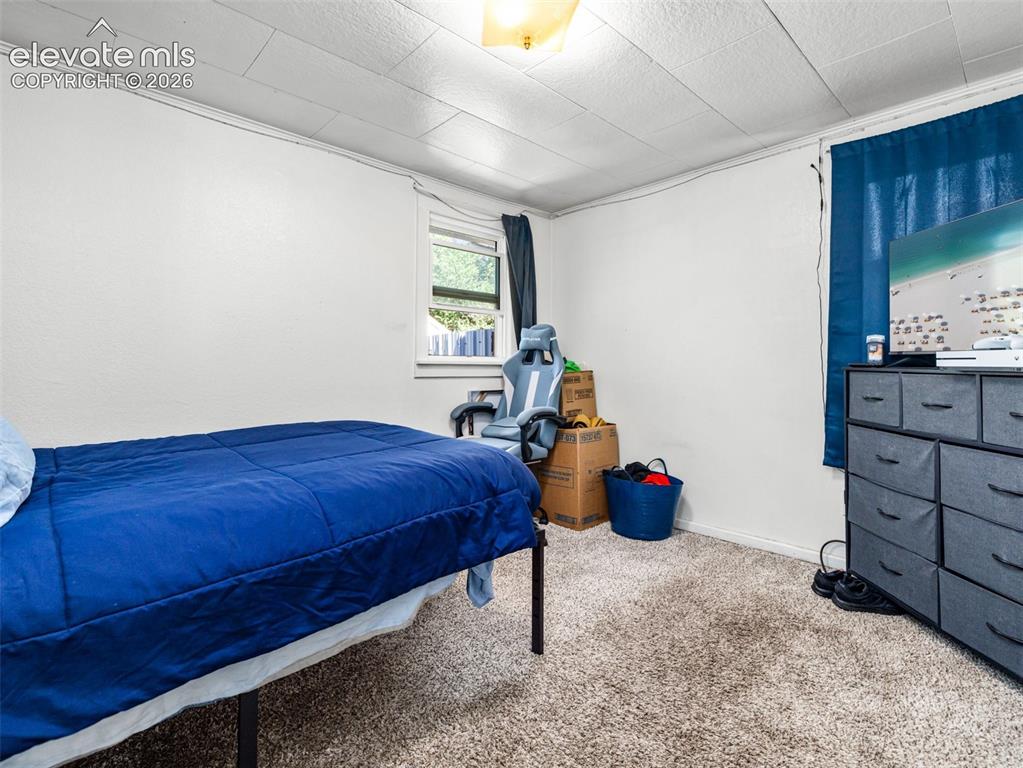 Image 12 of 23: Bedroom