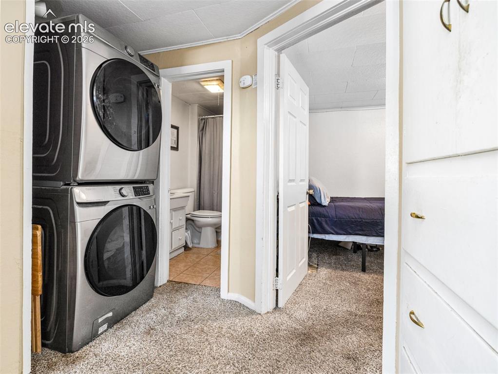 Image 19 of 23: Laundry