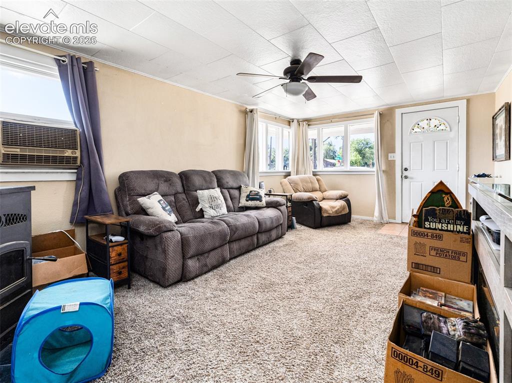 Image 6 of 23: Living Room