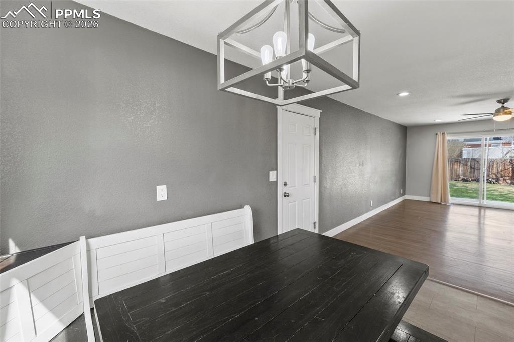 Image 10 of 48: Dining Area