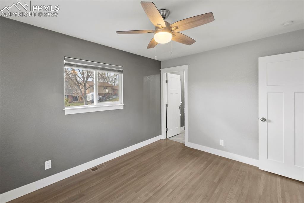 Image 18 of 48: Bedroom