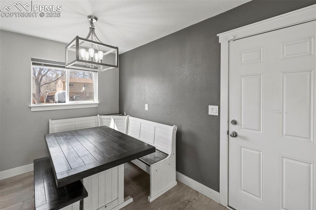 Image 9 of 48: Dining Area