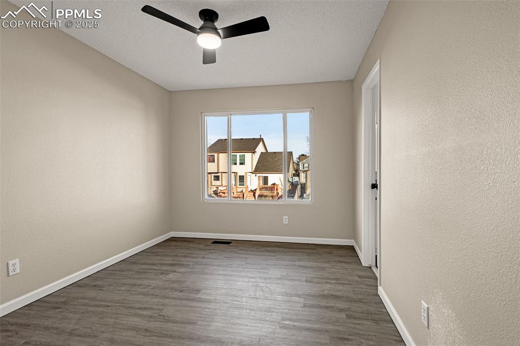 Image 16 of 23: Bedroom