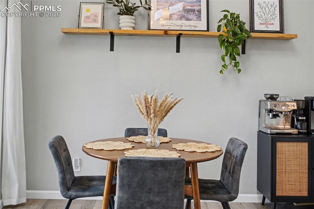 Image 10 of 34: Dining Area