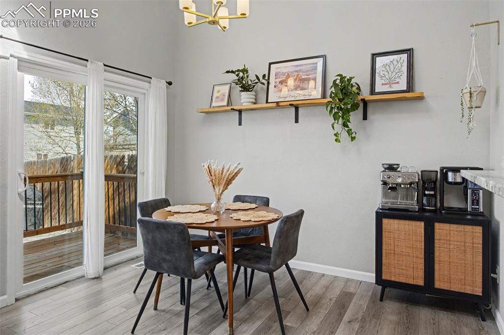 Image 11 of 34: Dining Area