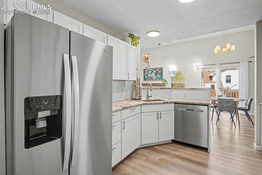 Image 12 of 34: Kitchen