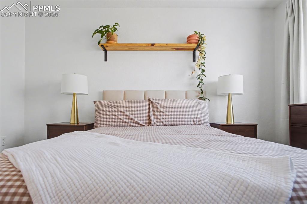 Image 20 of 34: Bedroom