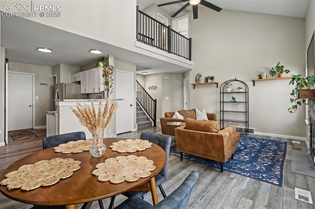 Image 9 of 34: Dining Area