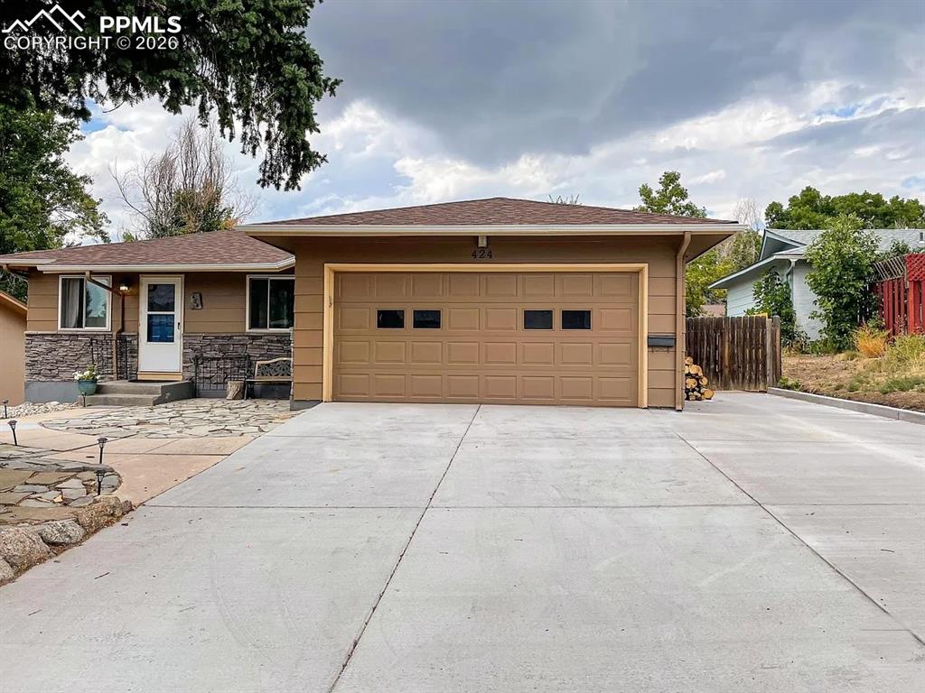 Image 1 of 14: Front of Structure